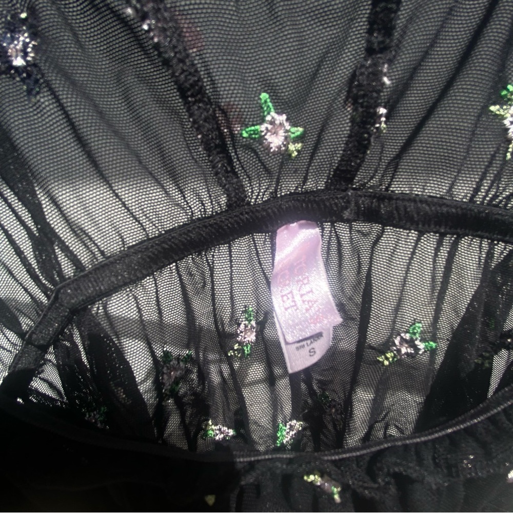 Y2K RARE Victoria’s Secret Black Floral Embroidered Babydoll Cami Top Size S - Picture 8 of 9